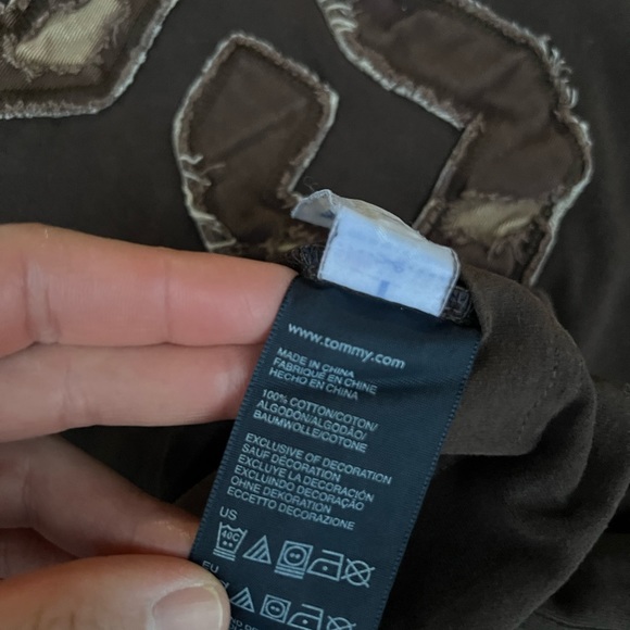 Tommy Hilfiger Men’s Tee - Picture 4 of 4